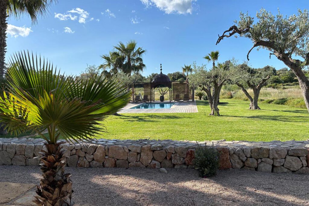 Ferienhaus Can Romani mit Swimming Pool, Garten und Pavillon mit überdachter Kuppel